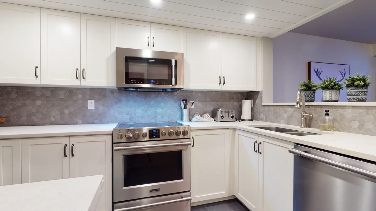Fully equipped kitchen