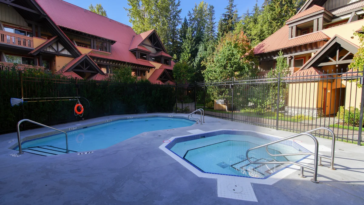 Common area pool and hot tub