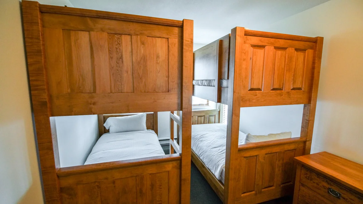 Second bedroom with twin bunkbeds