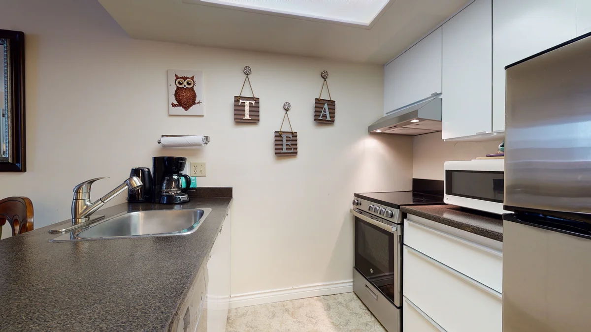 Fully equipped kitchen