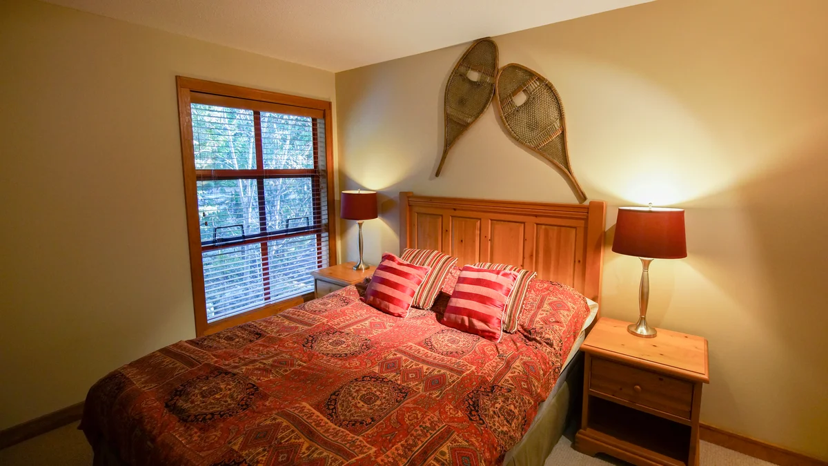 Second bedroom with Queen bed