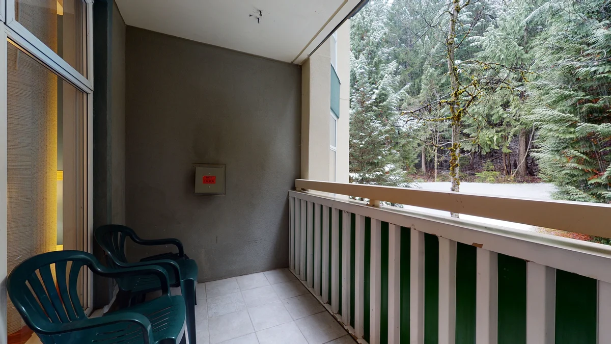 Deck with view to the forest