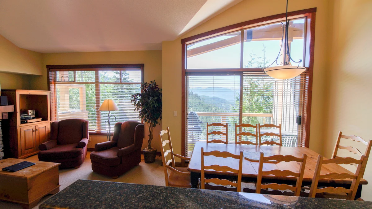 Open plan living, dining and kitchen