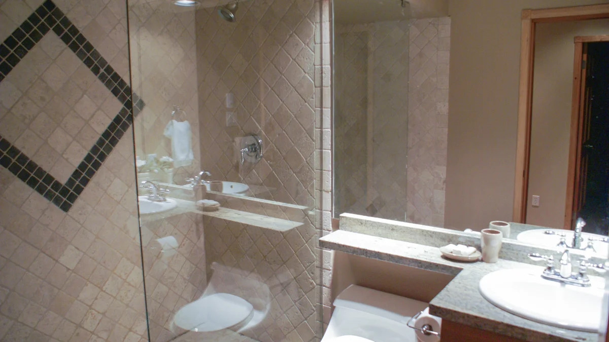 Top floor full bathroom