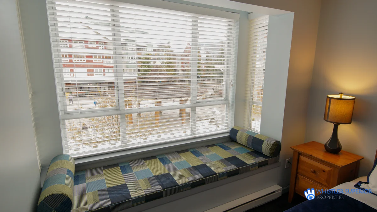 Relaxing window bench