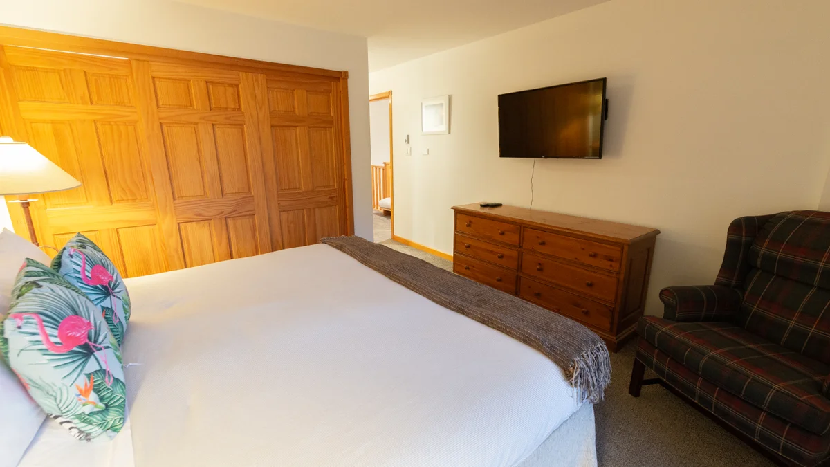 Master bedroom with King bed