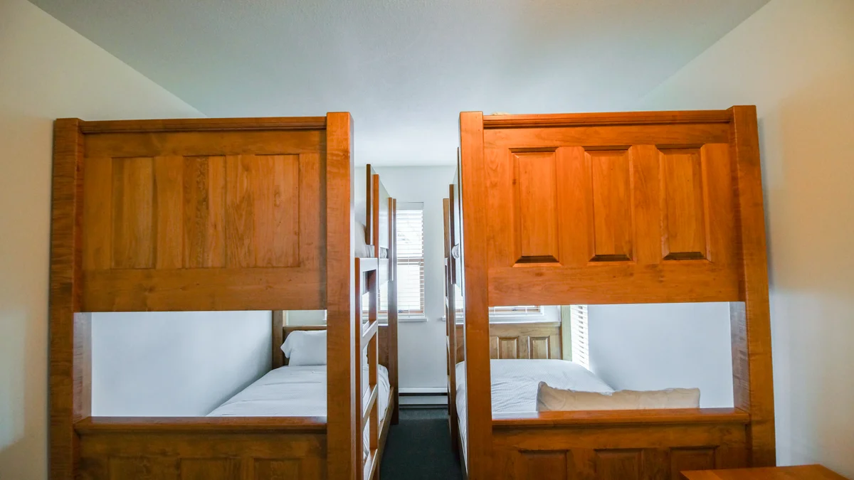 Second bedroom with twin bunkbeds