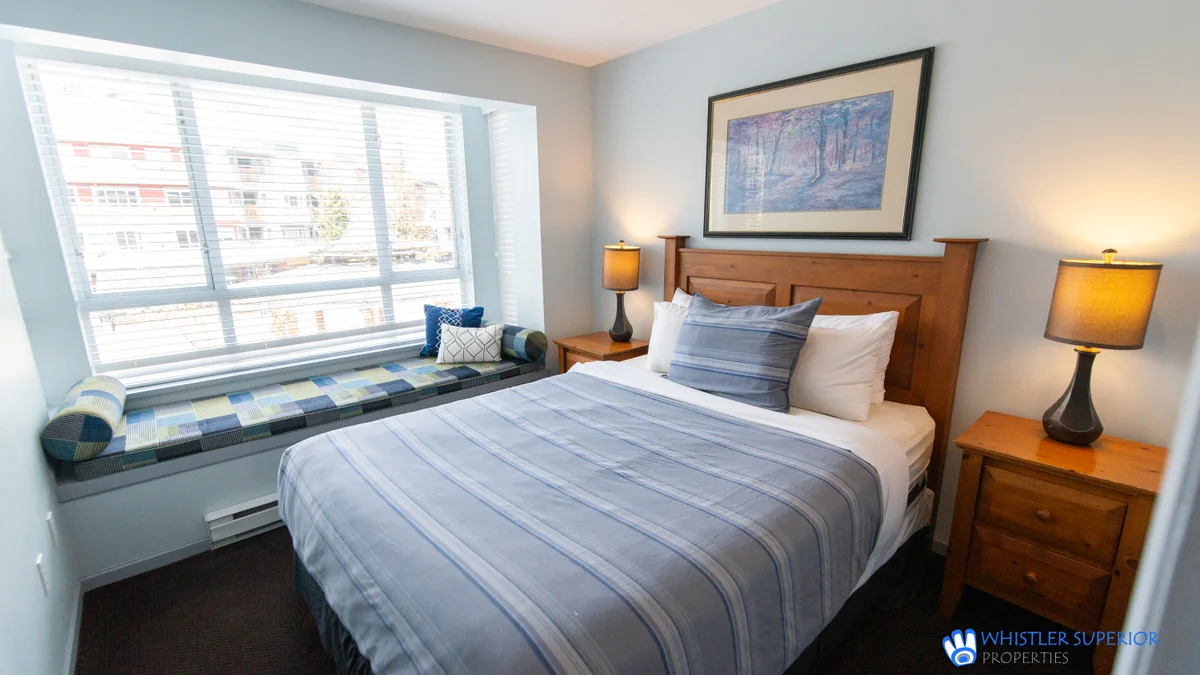 Bedroom with Queen size bed