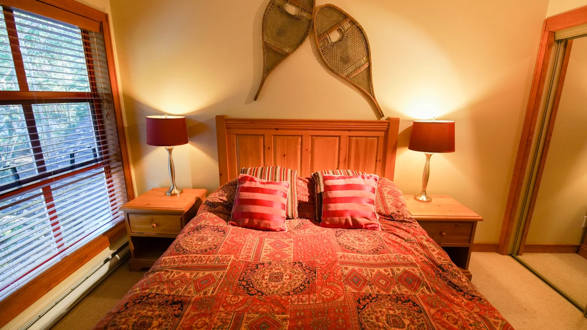 Second bedroom with Queen bed