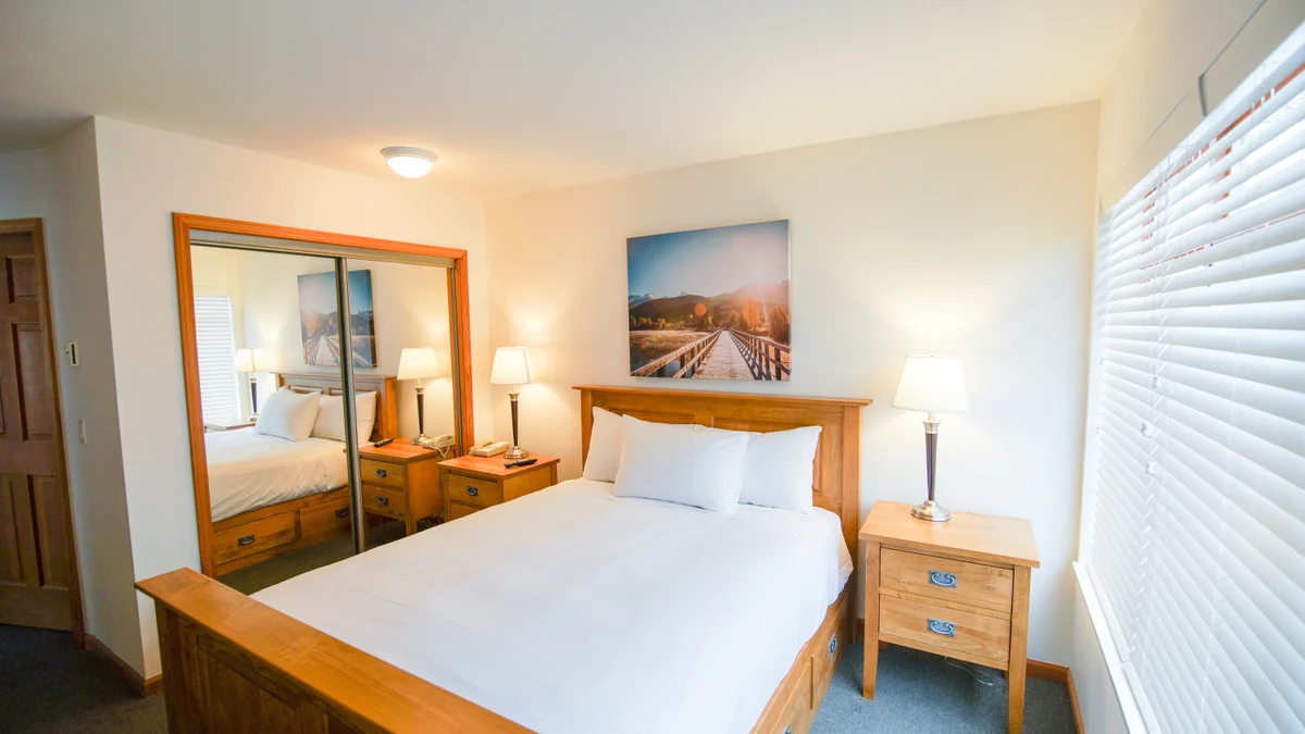 Master bedroom with Queen bed