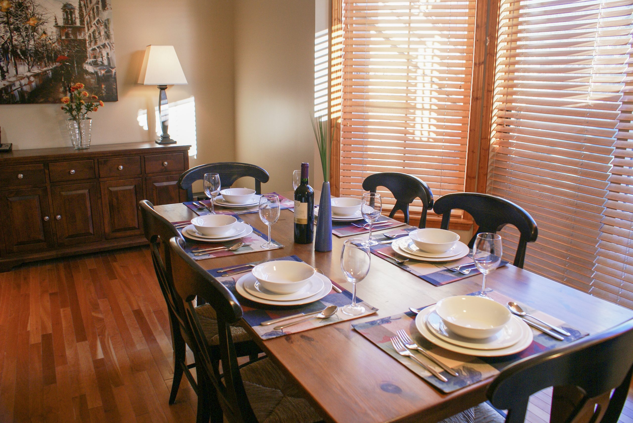 Nicklaus North properties dining area